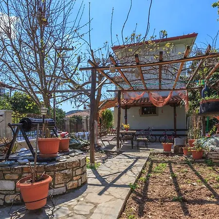House In With Mountain View Μηλιά